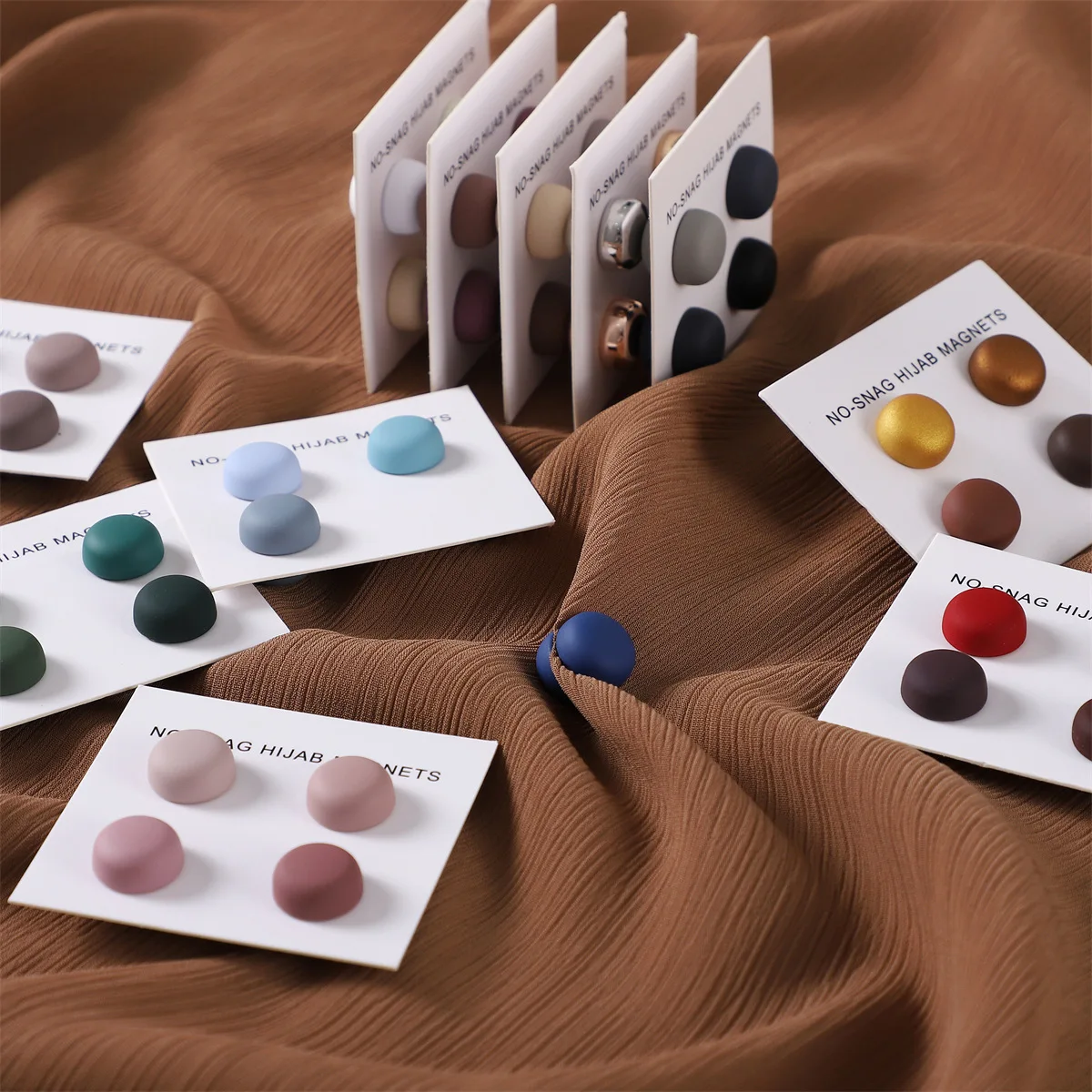 Épingles Hijab magnétiques mates, 4 pièces/carte, broche magnétique, foulard pour femmes, châle, bouton magnétique fort, accessoires pour foulard, mélange de couleurs