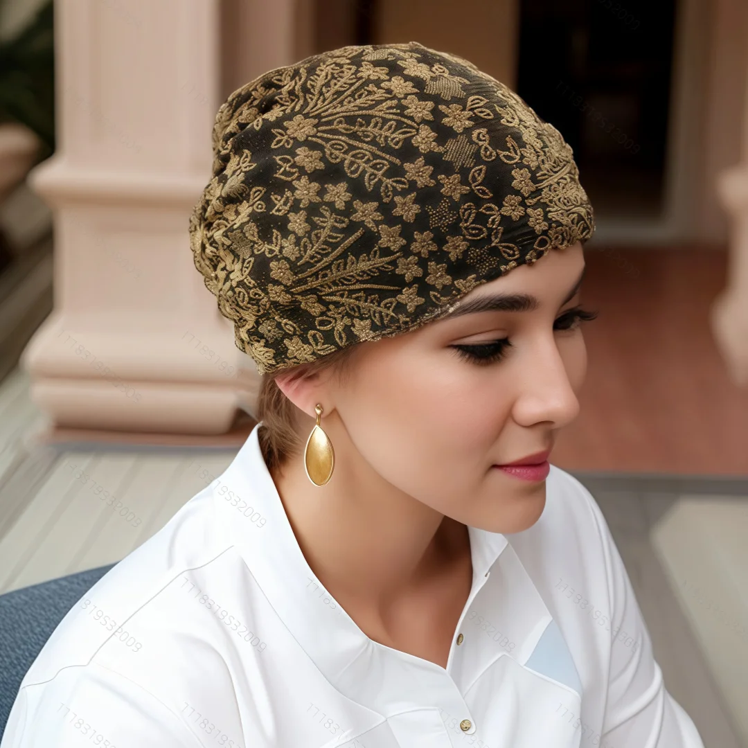Hijab Flanelle Coton Marron Fleur Dorée Coupe Ovale Tombée Adaptable Junior Elegant Toute Saison