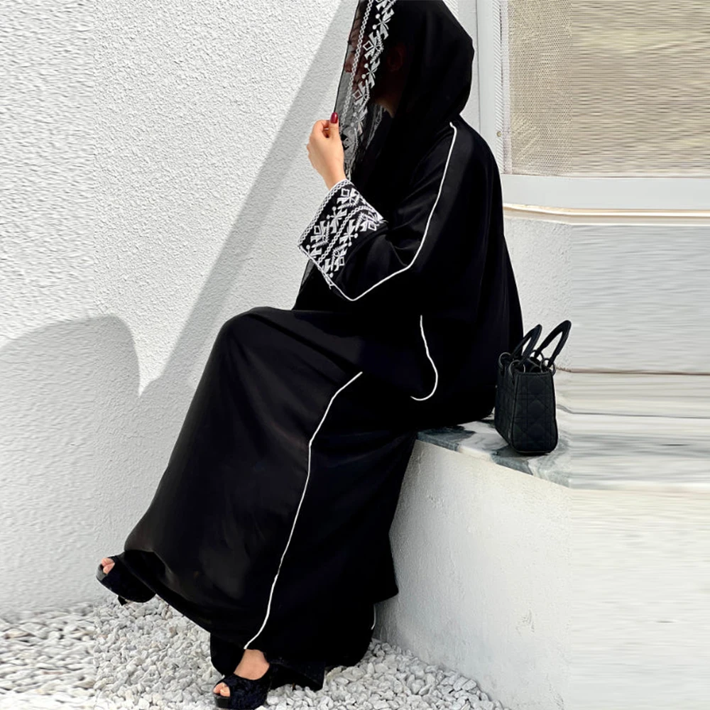 Mode classique brodé Abaya Hijab robe Kimono manteau vêtements d'extérieur femmes à manches longues en vrac arabe musulman dubaï marocain Caftan