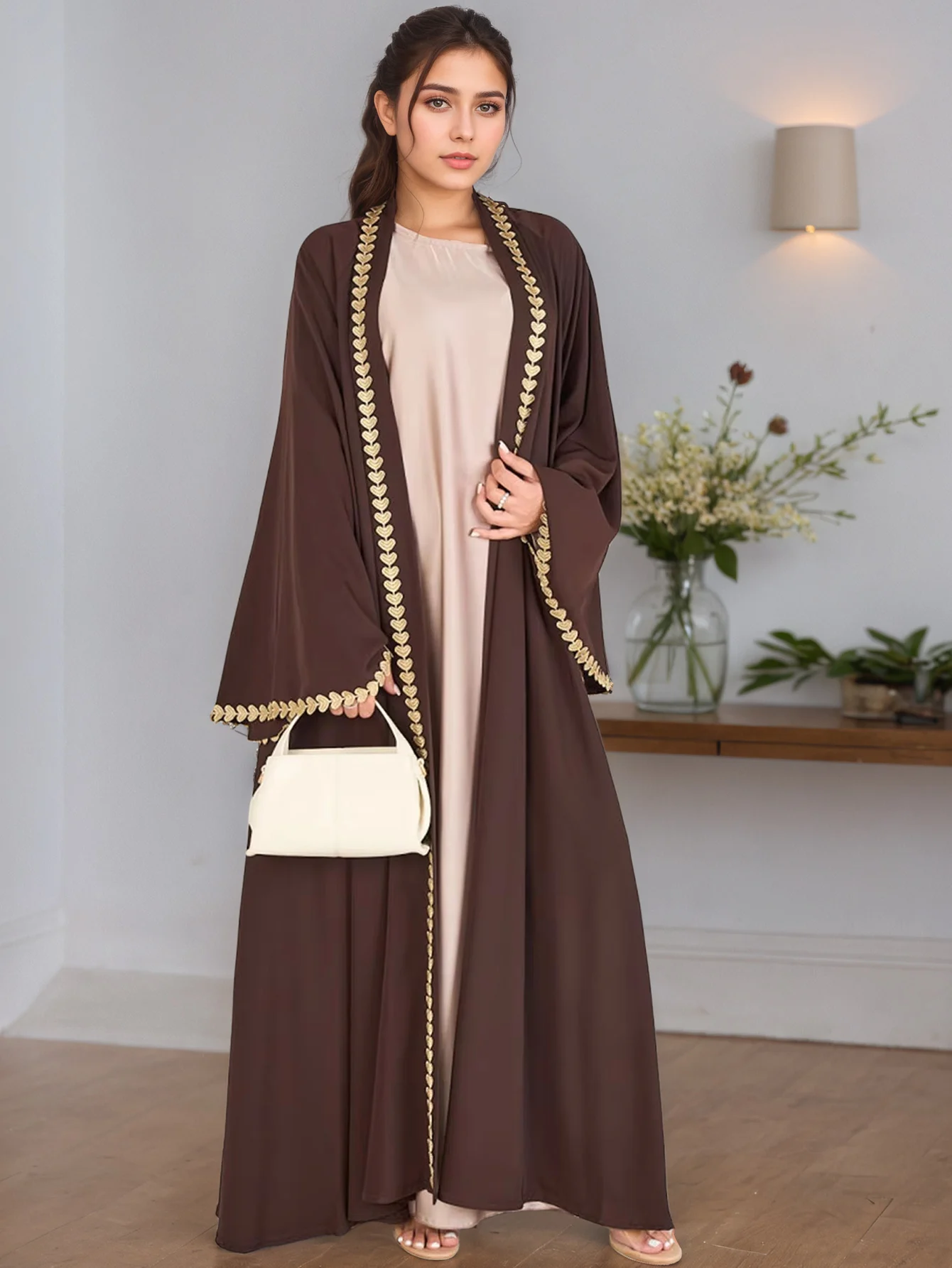 Abaya pour femmes musulmanes avec coeur doré Robe ample idéale pour la mode modeste islamique usage quotidien prières mariages événement Religiou