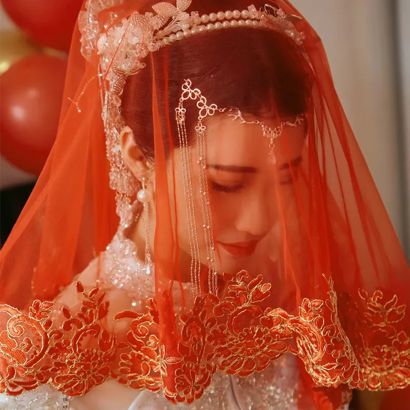 Délicat voile de mariée de mariage chinois avec motif de broderie voile Tulle Xiuhe vêtements paillettes pleine dentelle bord brodé Hijab