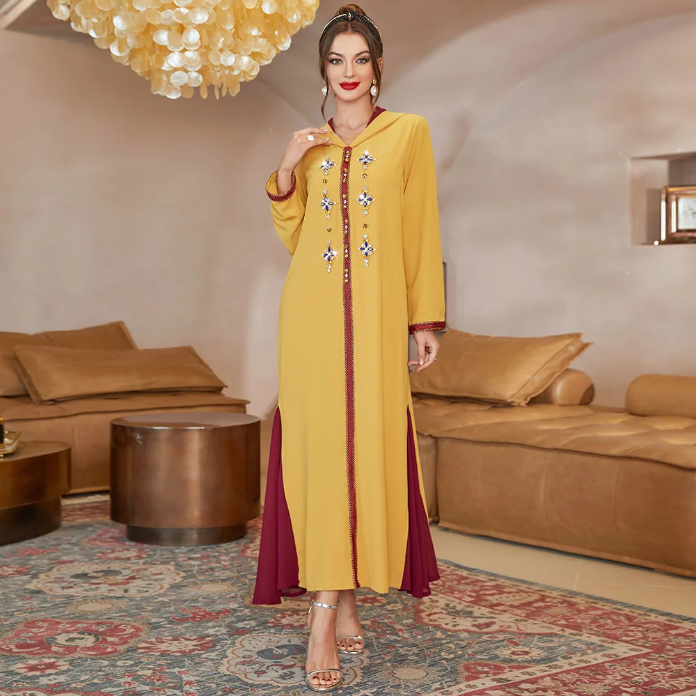 Robe Ample Jaune Bordure Bordeaux Manches Longues Motifs Floraux Dores Col Montant Femme Traditionnelle Fete Soiree Elegante