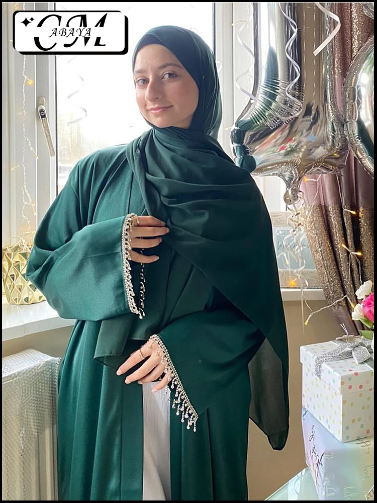 Robe Ample Polyester Vert Foncé Femme Franges Dorées Perles Sophistication Soirée Élégante Maroc Moderne