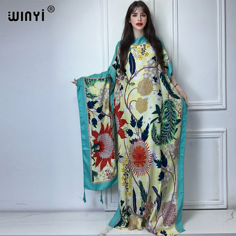 Robe Ample Polyester Jaune Clair Motif Floral Fleurs Rouges Blanches Dorées Feuilles Verte Bleue Taille Unique Soirée Elégante