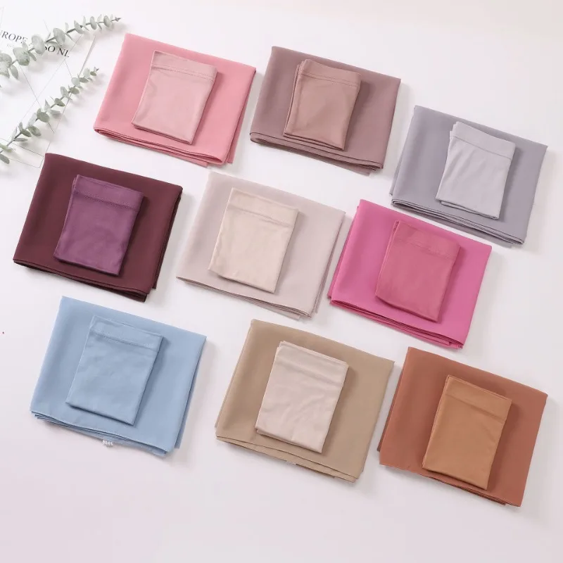 Hijabs foulard sous-écharpe casquettes en gros en mousseline de soie longue serviette avec lait soie fond casquette couleur unie moyen-orient enveloppes pour femmes